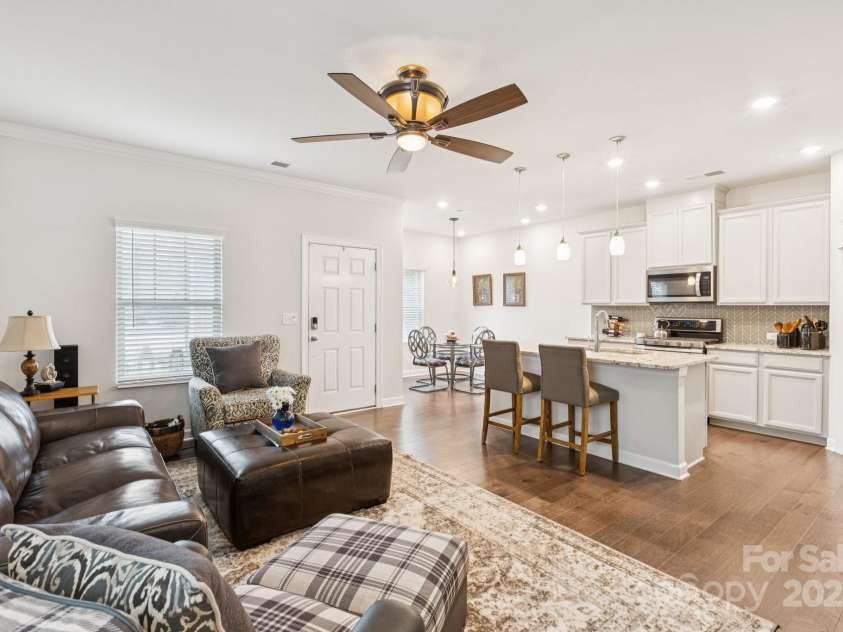 11927 Hambright Road, Huntersville, NC 28078.  MLS# CAR4280992, YatesRealty ID 27985. 