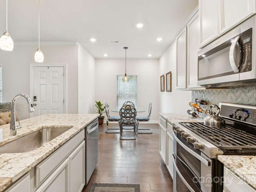 11927 Hambright Road, Huntersville, NC 28078.  MLS# CAR4280992, YatesRealty ID 27985. 
