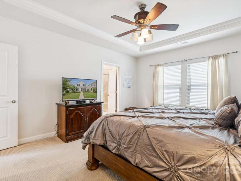 11927 Hambright Road, Huntersville, NC 28078.  MLS# CAR4280992, YatesRealty ID 27985. 