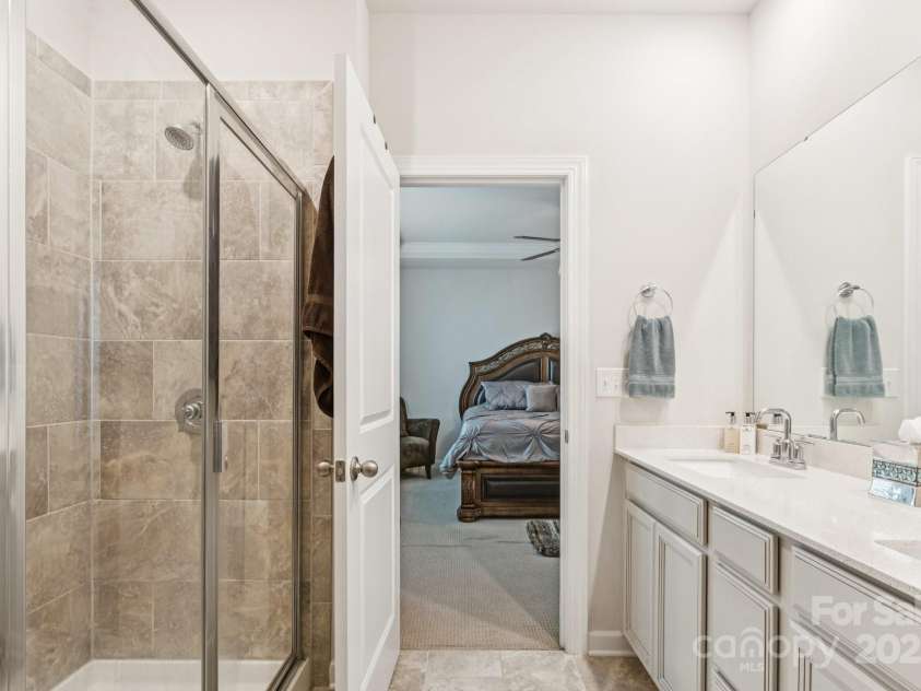 11927 Hambright Road, Huntersville, NC 28078.  MLS# CAR4280992, YatesRealty ID 27985. 