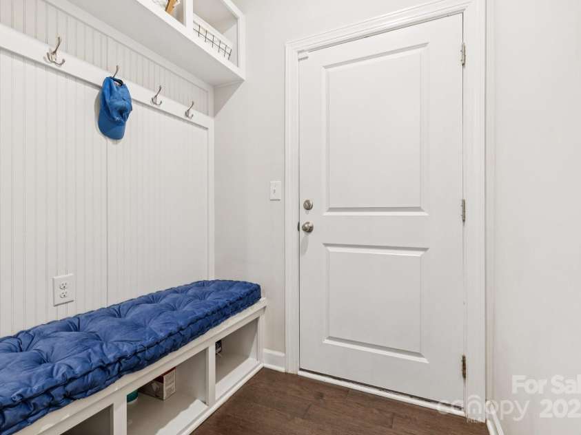 11927 Hambright Road, Huntersville, NC 28078.  MLS# CAR4280992, YatesRealty ID 27985. 