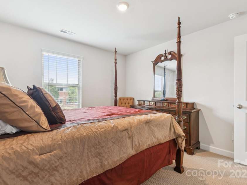 11927 Hambright Road, Huntersville, NC 28078.  MLS# CAR4280992, YatesRealty ID 27985. 