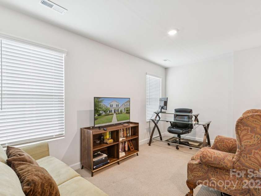 11927 Hambright Road, Huntersville, NC 28078.  MLS# CAR4280992, YatesRealty ID 27985. 