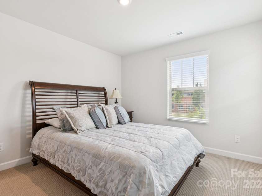 11927 Hambright Road, Huntersville, NC 28078.  MLS# CAR4280992, YatesRealty ID 27985. 