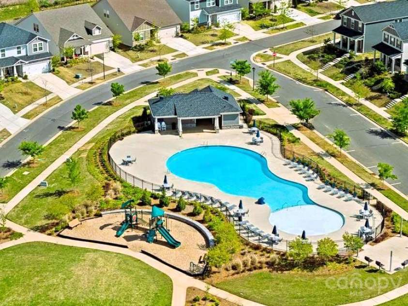 11927 Hambright Road, Huntersville, NC 28078.  MLS# CAR4280992, YatesRealty ID 27985. 