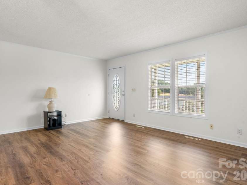 952 Eastern Ridge Drive, Newton, NC 28658.  MLS# CAR4389949, YatesRealty ID 27985. 