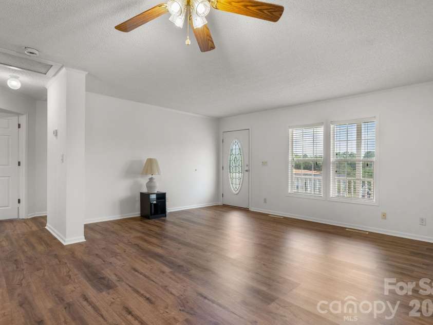 952 Eastern Ridge Drive, Newton, NC 28658.  MLS# CAR4389949, YatesRealty ID 27985. 