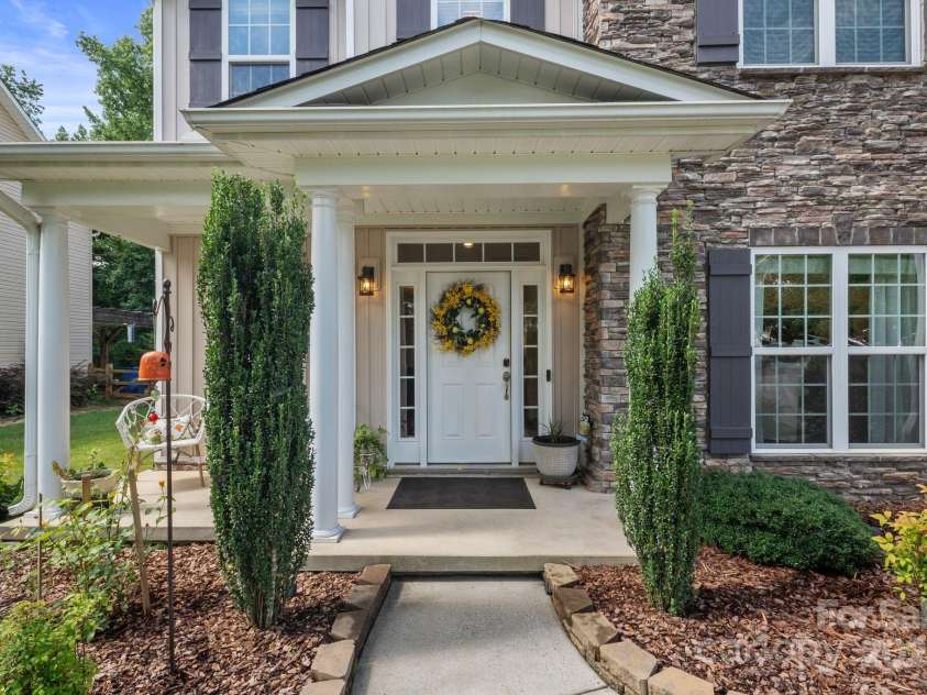 137 Branchview Drive, Mooresville, NC 28115.  MLS# CAR4273548, YatesRealty ID 27986. 