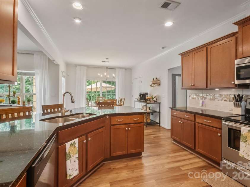137 Branchview Drive, Mooresville, NC 28115.  MLS# CAR4273548, YatesRealty ID 27986. 
