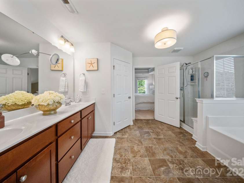 137 Branchview Drive, Mooresville, NC 28115.  MLS# CAR4273548, YatesRealty ID 27986. 