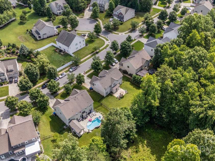 137 Branchview Drive, Mooresville, NC 28115.  MLS# CAR4273548, YatesRealty ID 27986. 