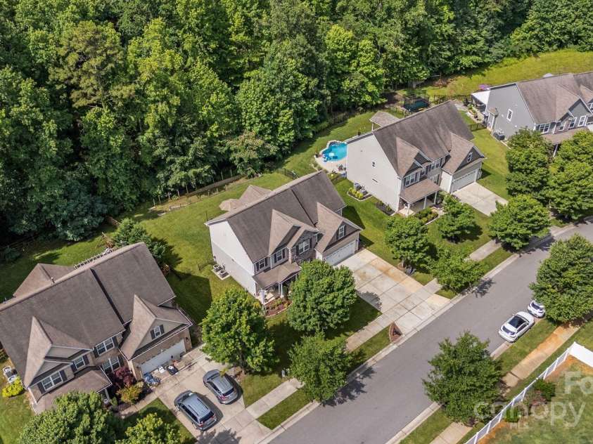 137 Branchview Drive, Mooresville, NC 28115.  MLS# CAR4273548, YatesRealty ID 27986. 
