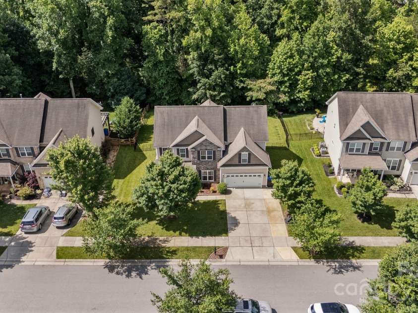 137 Branchview Drive, Mooresville, NC 28115.  MLS# CAR4273548, YatesRealty ID 27986. 