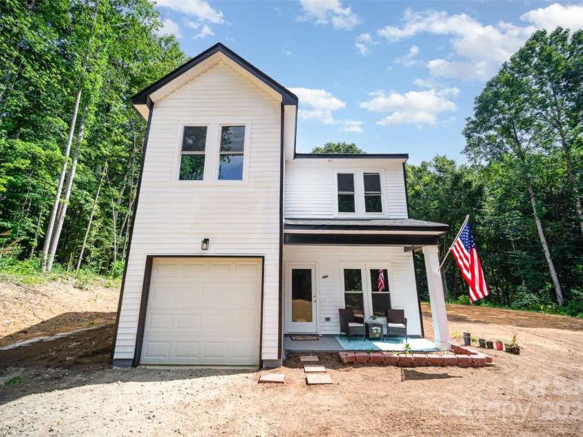 184 Oak Creek Road, Statesville, NC 28625.  MLS# CAR4273872, YatesRealty ID 27987. 