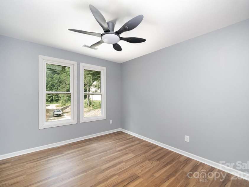 184 Oak Creek Road, Statesville, NC 28625.  MLS# CAR4273872, YatesRealty ID 27987. 