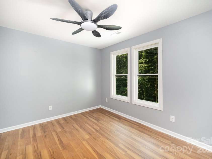 184 Oak Creek Road, Statesville, NC 28625.  MLS# CAR4273872, YatesRealty ID 27987. 