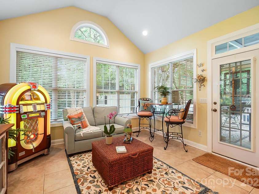 15933 Glen Miro Drive, Huntersville, NC 28078.  MLS# CAR4277902, YatesRealty ID 27988. 