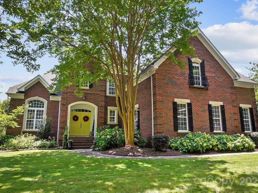 15933 Glen Miro Drive, Huntersville, NC 28078.  MLS# CAR4277902, YatesRealty ID 27988. 