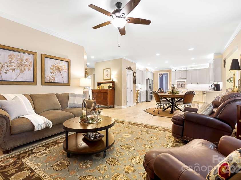 15933 Glen Miro Drive, Huntersville, NC 28078.  MLS# CAR4277902, YatesRealty ID 27988. 