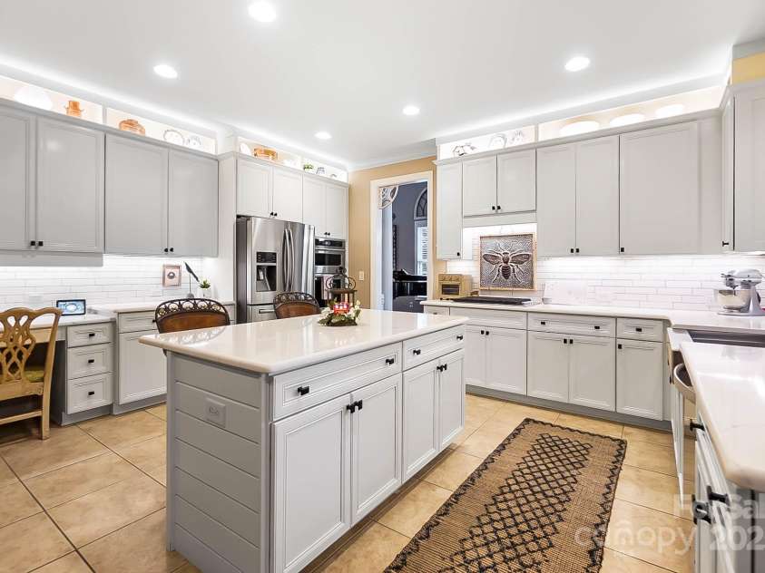 15933 Glen Miro Drive, Huntersville, NC 28078.  MLS# CAR4277902, YatesRealty ID 27988. 