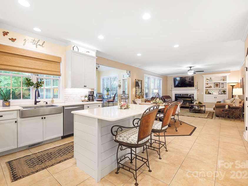 15933 Glen Miro Drive, Huntersville, NC 28078.  MLS# CAR4277902, YatesRealty ID 27988. 