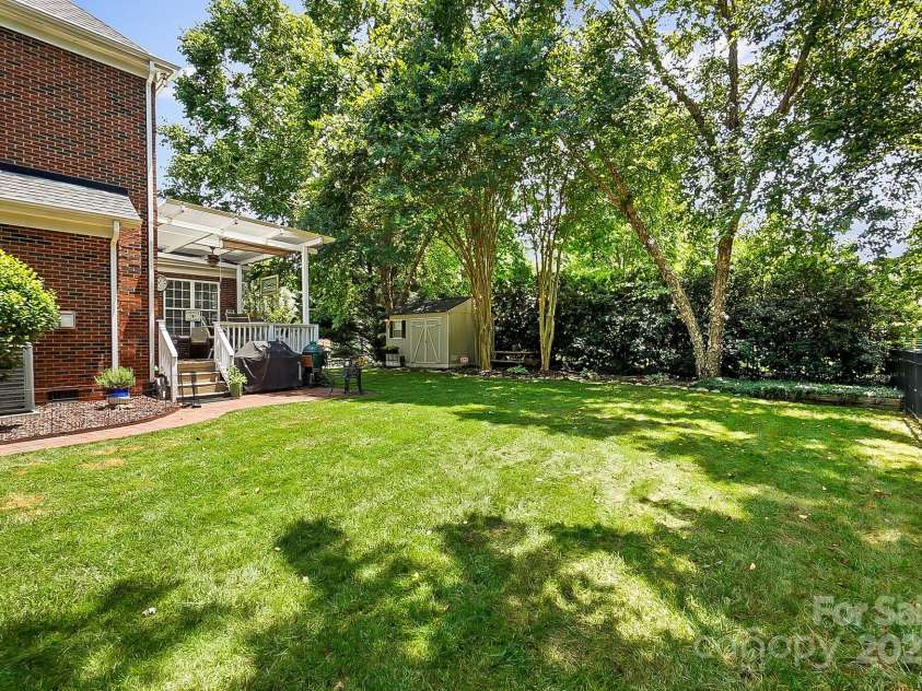 15933 Glen Miro Drive, Huntersville, NC 28078.  MLS# CAR4277902, YatesRealty ID 27988. 