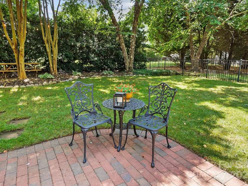 15933 Glen Miro Drive, Huntersville, NC 28078.  MLS# CAR4277902, YatesRealty ID 27988. 