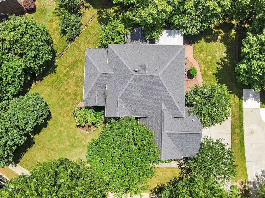 15933 Glen Miro Drive, Huntersville, NC 28078.  MLS# CAR4277902, YatesRealty ID 27988. 