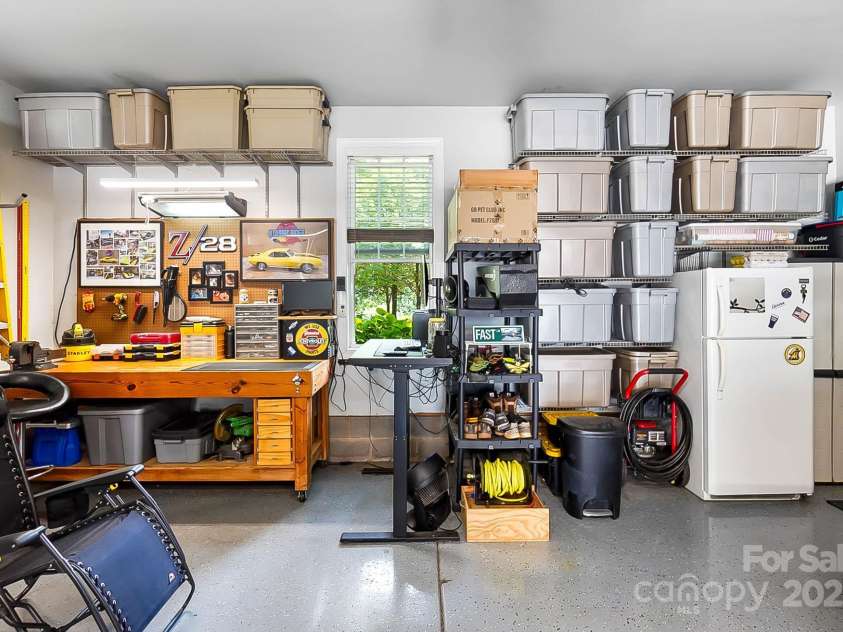 15933 Glen Miro Drive, Huntersville, NC 28078.  MLS# CAR4277902, YatesRealty ID 27988. 