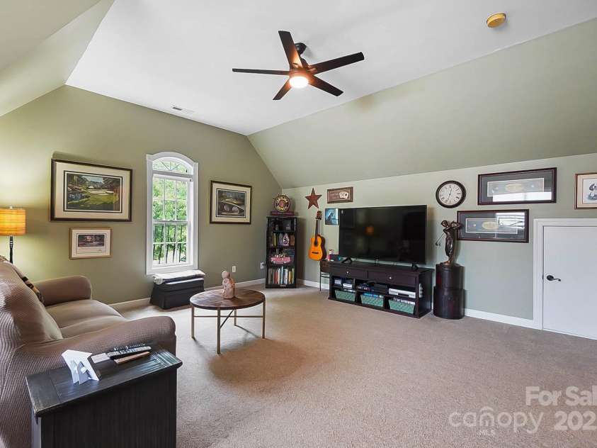 15933 Glen Miro Drive, Huntersville, NC 28078.  MLS# CAR4277902, YatesRealty ID 27988. Bonus/5th bedroom