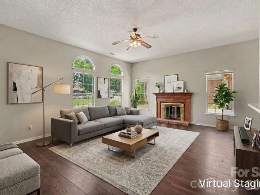 7925 Turquoise Drive, Charlotte, NC 28215.  MLS# CAR4390137, YatesRealty ID 27989. 