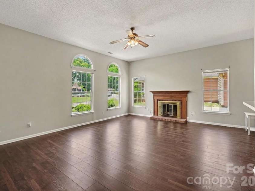 7925 Turquoise Drive, Charlotte, NC 28215.  MLS# CAR4390137, YatesRealty ID 27989. 