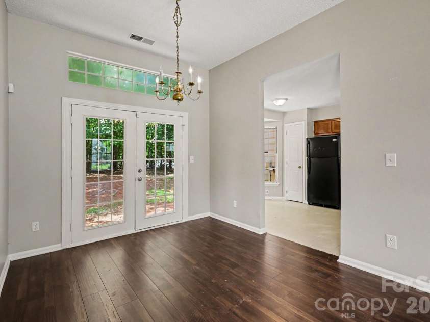 7925 Turquoise Drive, Charlotte, NC 28215.  MLS# CAR4390137, YatesRealty ID 27989. 
