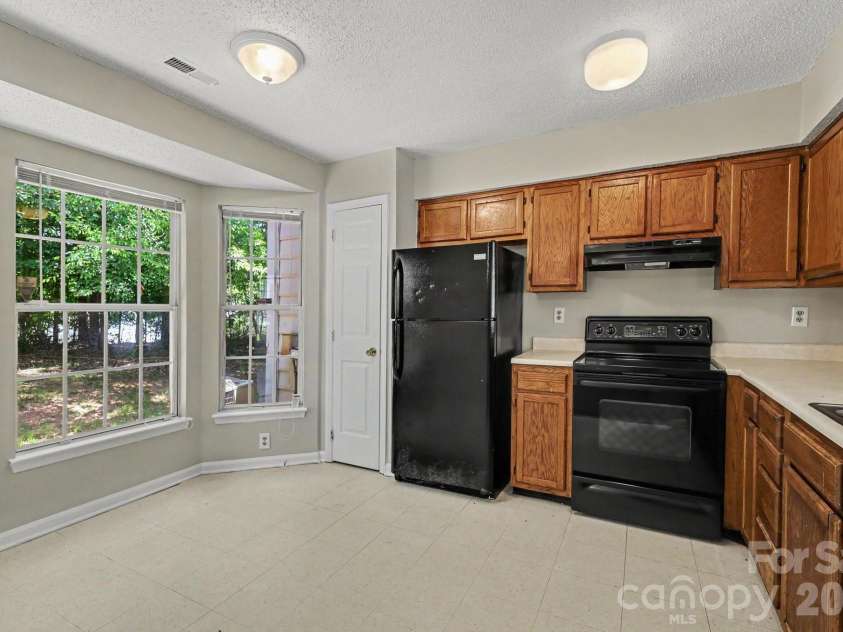 7925 Turquoise Drive, Charlotte, NC 28215.  MLS# CAR4390137, YatesRealty ID 27989. 
