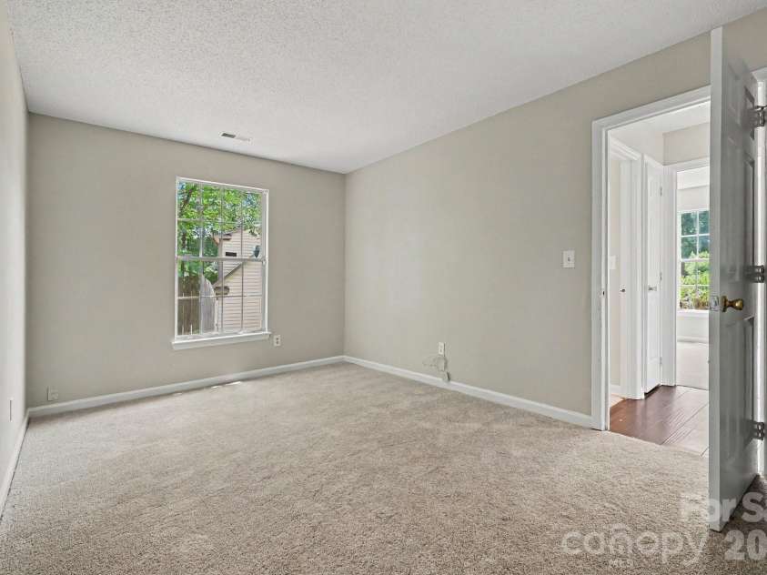 7925 Turquoise Drive, Charlotte, NC 28215.  MLS# CAR4390137, YatesRealty ID 27989. 