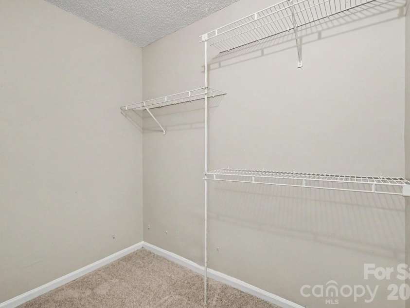 7925 Turquoise Drive, Charlotte, NC 28215.  MLS# CAR4390137, YatesRealty ID 27989. 