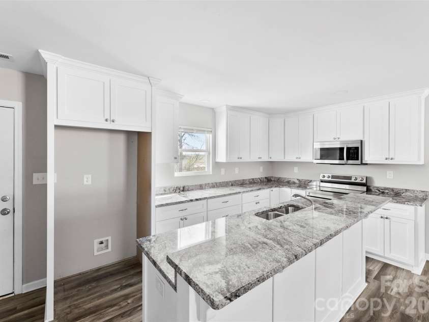 810 4th Street, Kings Mountain, NC 28086.  MLS# CAR4335671, YatesRealty ID 2799. 