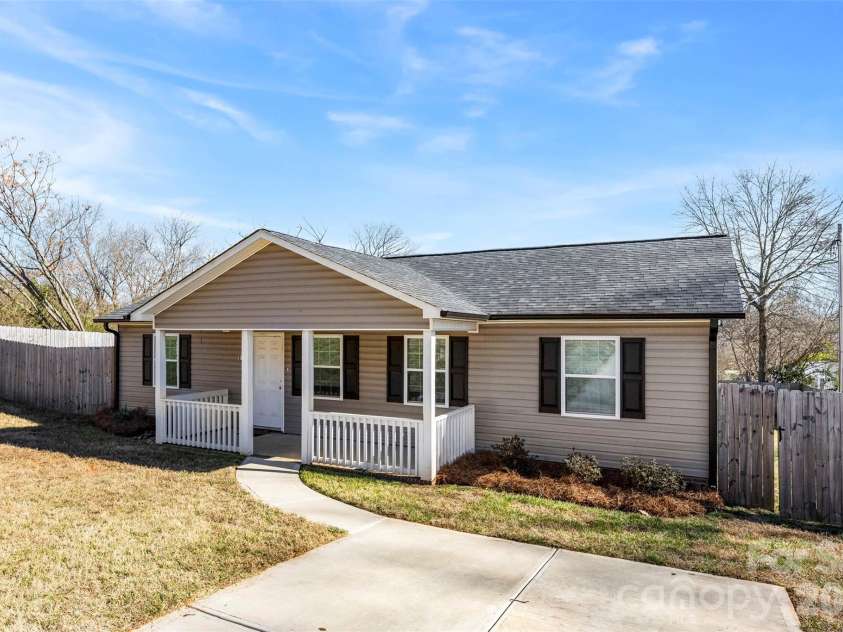 810 4th Street, Kings Mountain, NC 28086.  MLS# CAR4335671, YatesRealty ID 2799. 