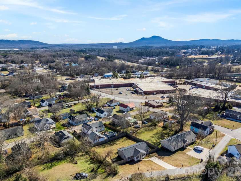 810 4th Street, Kings Mountain, NC 28086.  MLS# CAR4335671, YatesRealty ID 2799. 