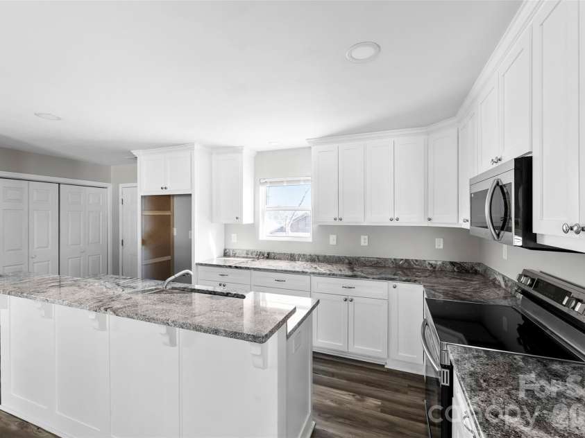 810 4th Street, Kings Mountain, NC 28086.  MLS# CAR4335671, YatesRealty ID 2799. 