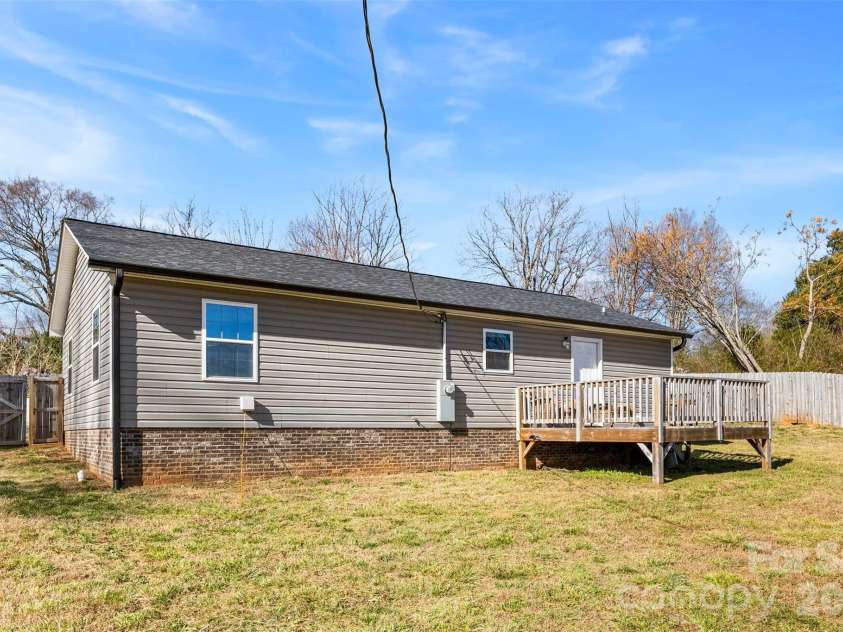 810 4th Street, Kings Mountain, NC 28086.  MLS# CAR4335671, YatesRealty ID 2799. 