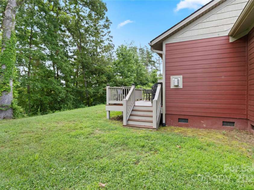 53 Loftin Street, Weaverville, NC 28787.  MLS# CAR4278510, YatesRealty ID 27991. 
