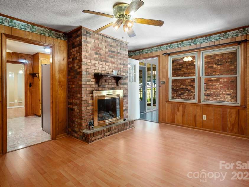 1536 Anderson Street, Gastonia, NC 28054.  MLS# CAR4283379, YatesRealty ID 27992. Den 1