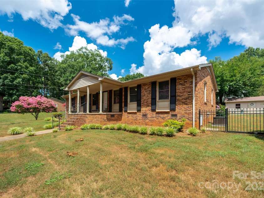 1536 Anderson Street, Gastonia, NC 28054.  MLS# CAR4283379, YatesRealty ID 27992. Exterior Front 2