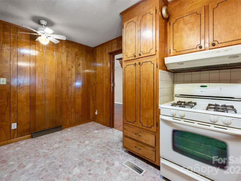 1536 Anderson Street, Gastonia, NC 28054.  MLS# CAR4283379, YatesRealty ID 27992. Kitchen 3