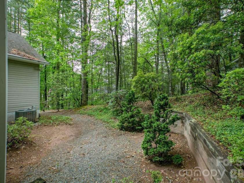 61 Autumn Glen Court, Brevard, NC 28712.  MLS# CAR4388849, YatesRealty ID 27992. 
