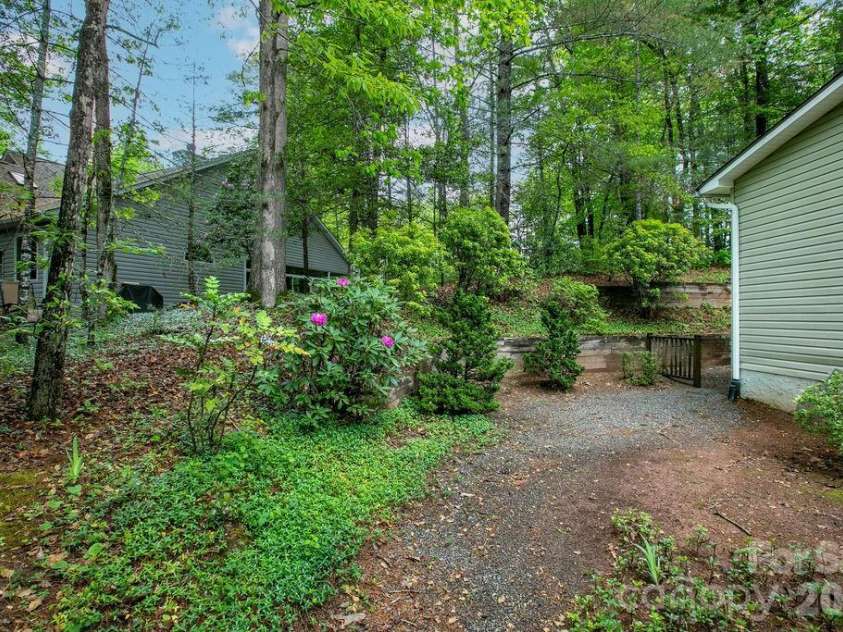 61 Autumn Glen Court, Brevard, NC 28712.  MLS# CAR4388849, YatesRealty ID 27992. 