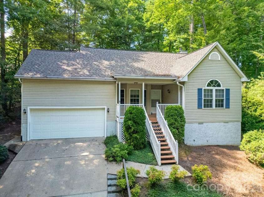 61 Autumn Glen Court, Brevard, NC 28712.  MLS# CAR4420624, YatesRealty ID 27992. 