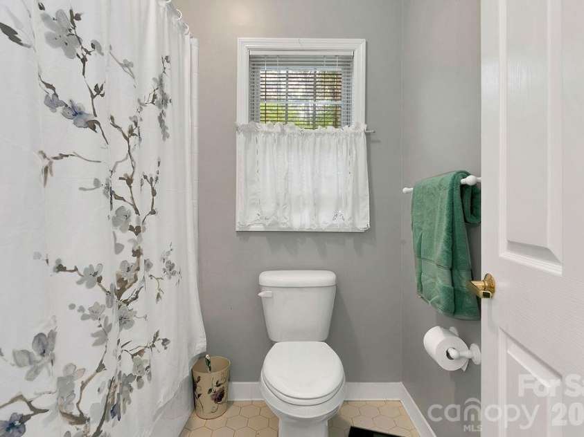 61 Autumn Glen Court, Brevard, NC 28712.  MLS# CAR4420624, YatesRealty ID 27992. 