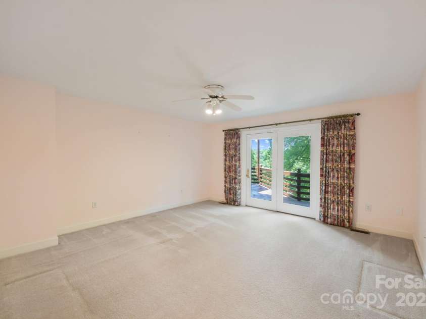 12041 Spinnaker Drive, Tega Cay, SC 29708.  MLS# CAR4283093, YatesRealty ID 27993. 